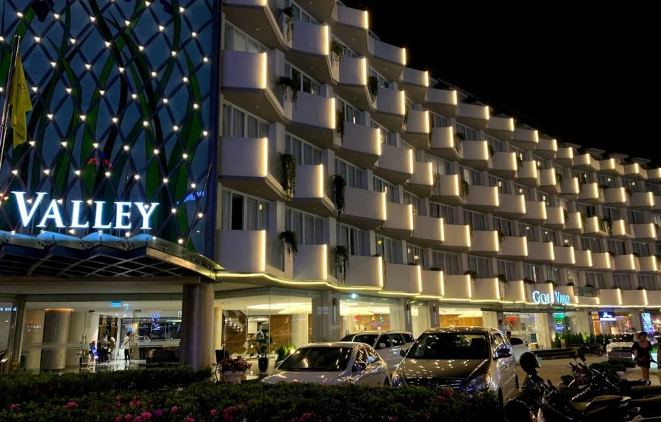 Khách Sạn Golf Valley 4 Sao